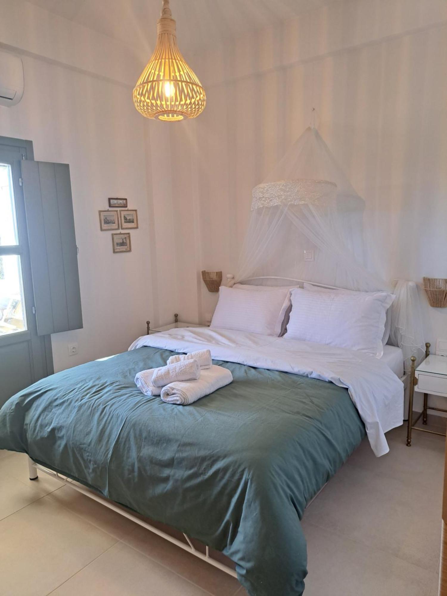 La Familia Luxury Private Maisonettes Near The Sea Gythio Exterior photo