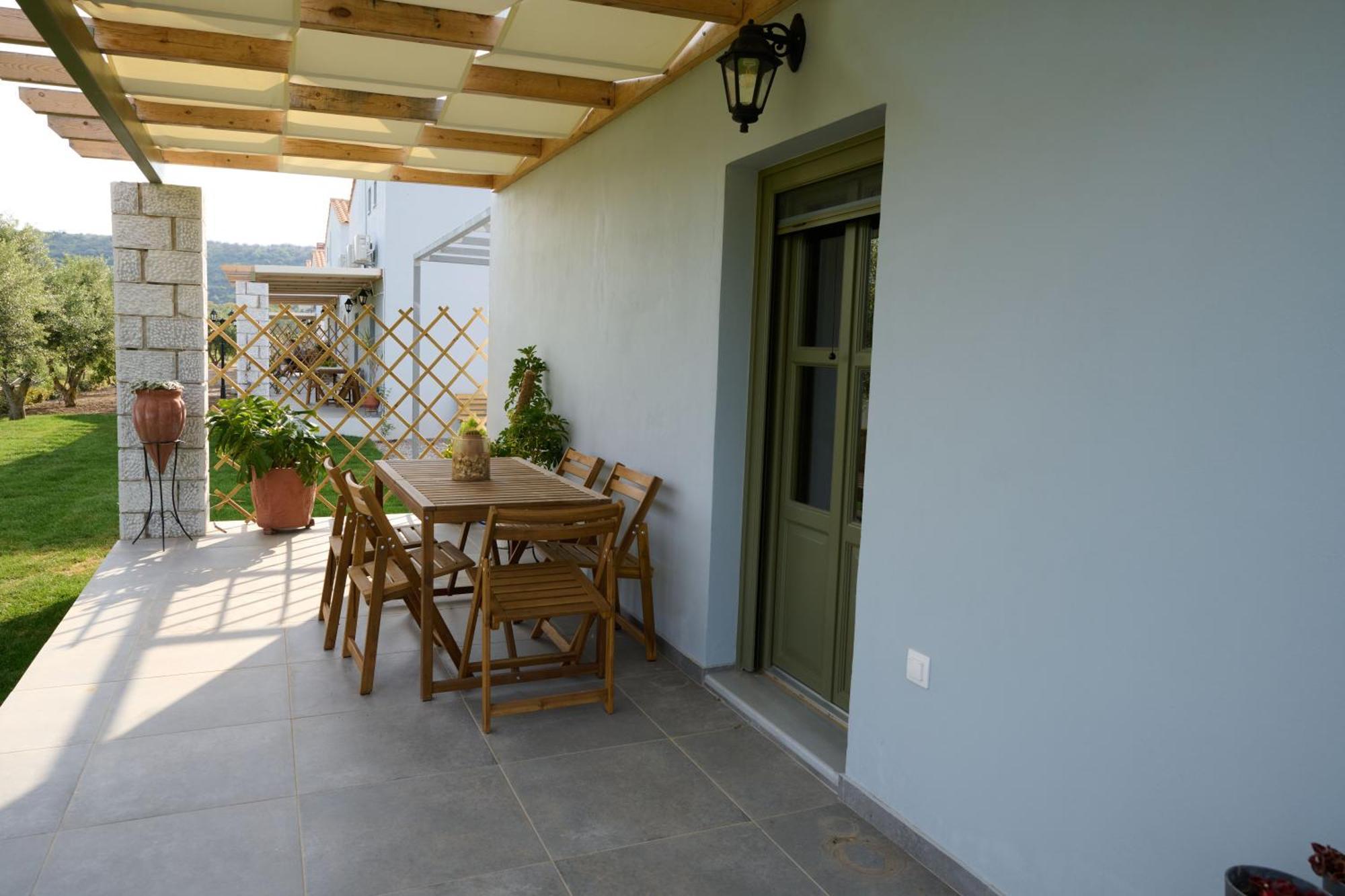 La Familia Luxury Private Maisonettes Near The Sea Gythio Exterior photo