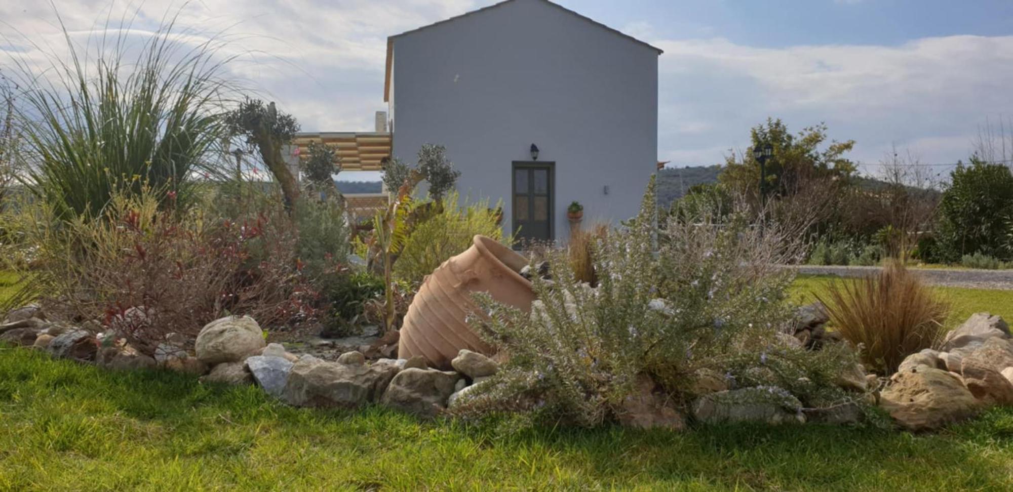 La Familia Luxury Private Maisonettes Near The Sea Gythio Exterior photo